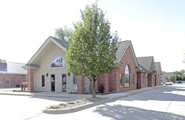 42463 Garfield - 42463 Garfield Road, Macomb County, MI 48038