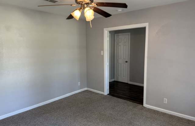 1833 Skyline Dr Gallery 4