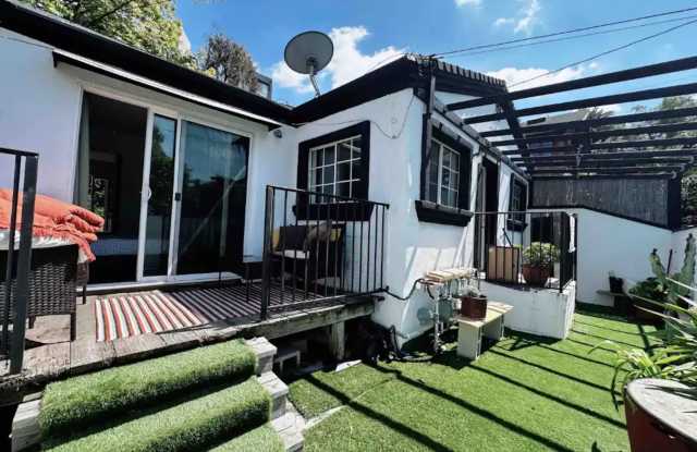 1 bed / 1 bath apartment in Echo Park is now available - Private yard - Parking - In-unit laundry! photos photos