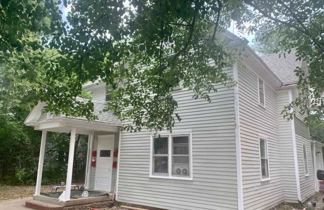 5 North University Street - 4 - 5 North University Street, Vermillion, SD 57069