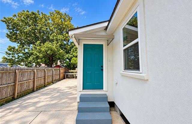 4541 LIGUSTRUM Street Gallery 3