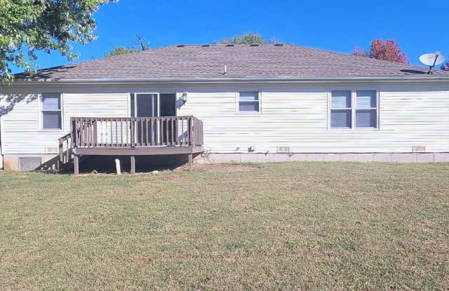 Nice 3 Bedroom 2 Bath in Strafford! $1395 Gallery 3