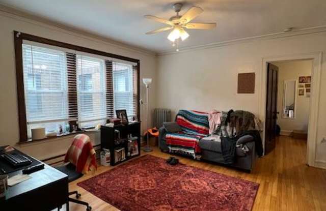 4220 N Clark photos photos