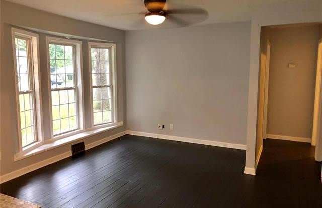 3273 SEEBALDT Avenue Gallery 4