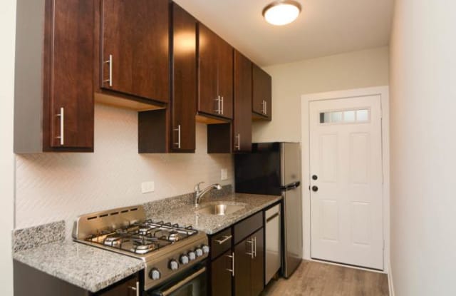 701 Brompton - 701 W Brompton Ave, Chicago, IL 60657