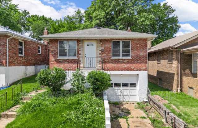 4766 Hamburg Avenue photos photos