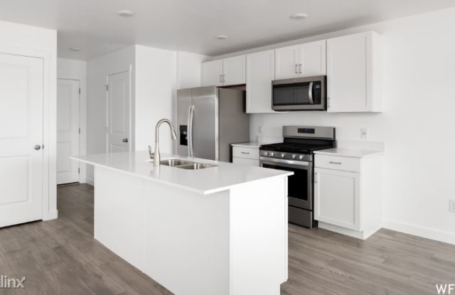 3856 W 860 N - 3856 West 860 North, Lehi, UT 84043
