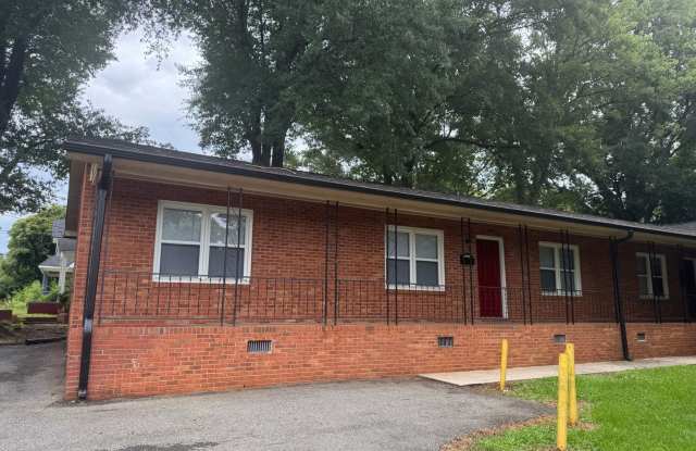 Updated Two Bedroom Apartment in Statesville photos photos
