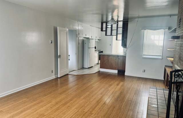 Cozy Cottage Feel! Gallery 4