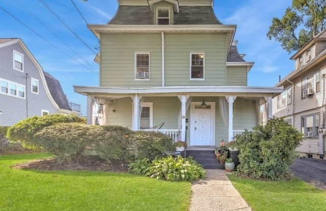32 KENT PLACE BLVD - 32 Kent Place Boulevard, Summit, NJ 07901