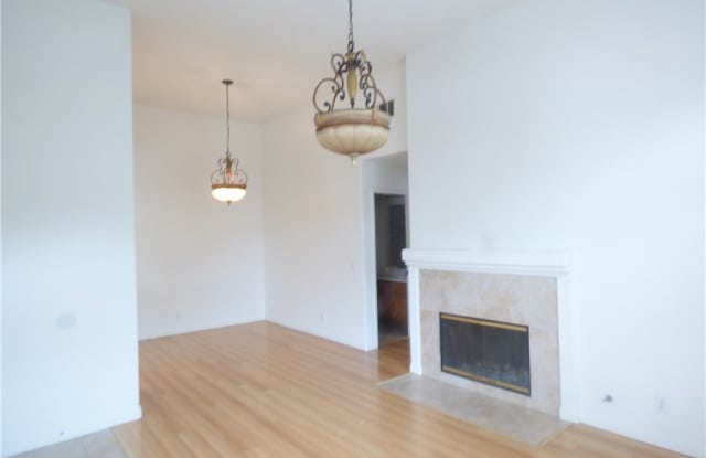 24557 El Sorrento Gallery 2