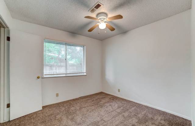4 Bed | 2 Bath | Broken Arrow | October photos photos