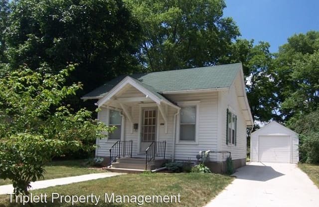 507 Hayward Ave - 507 Hayward Avenue, Ames, IA 50014