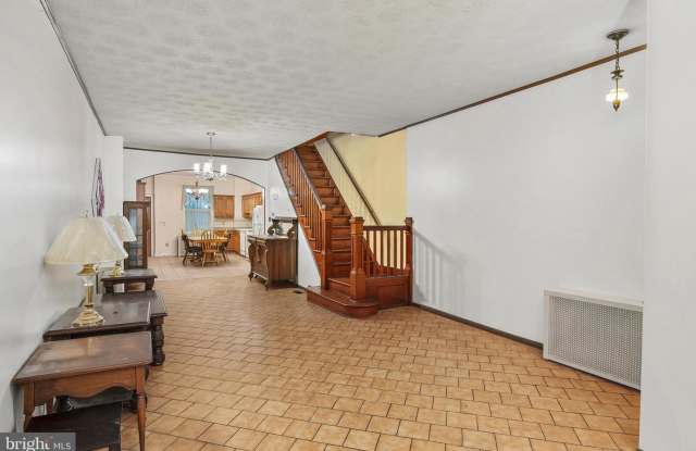 22 South Highland Avenue Gallery 4