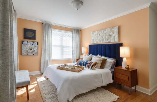 Incredible Deal - 2Bed, 1 Bath South Brookline Townhouse photos photos