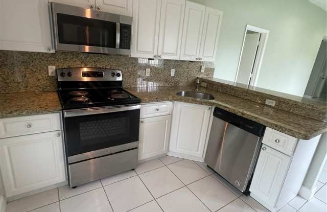 1810 SW 114th Terrace Gallery 3