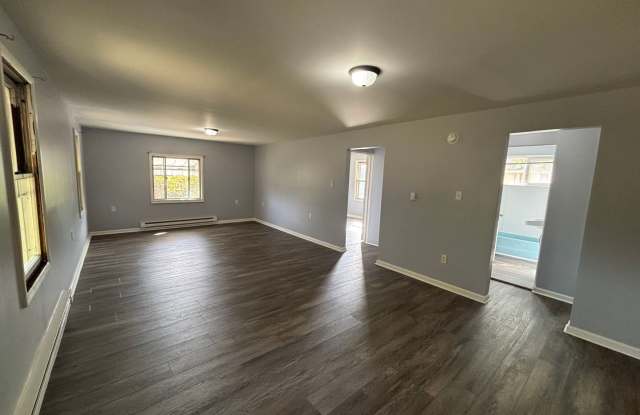 Beautiful 2 Bedroom 1 Bathroom home in Beaver Falls! Gallery 3
