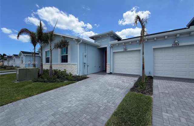 3747 Harborside Ave photos photos