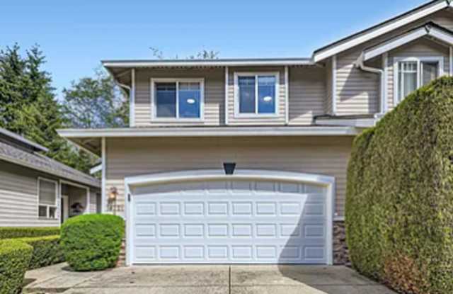 Charming 3-Bedroom Townhome in Edmonds Gallery 3