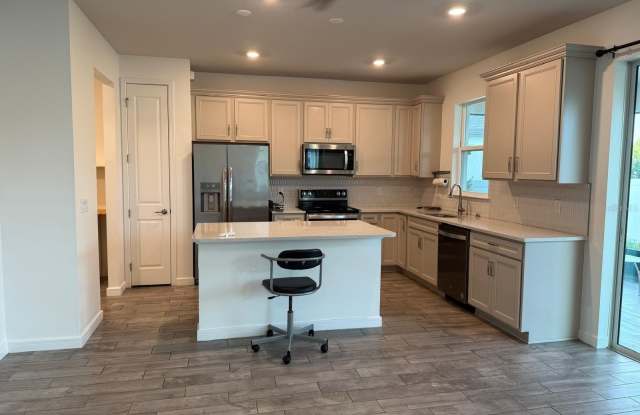 772 PARSONS MOORING Court Gallery 4