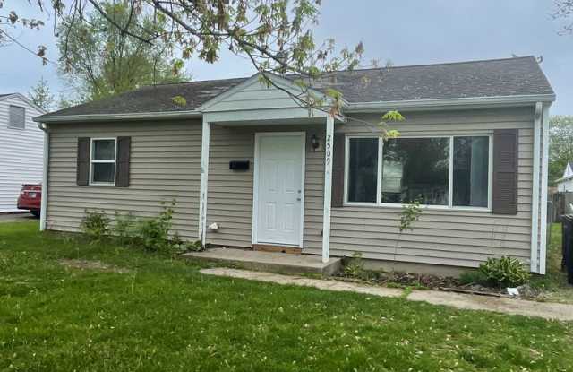 Three Bedroom Single Family Home Available Now photos photos