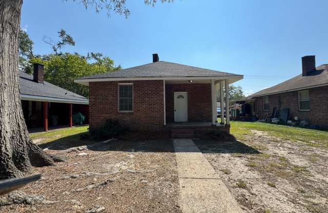 1/1 House in Celanese- $795 photos photos