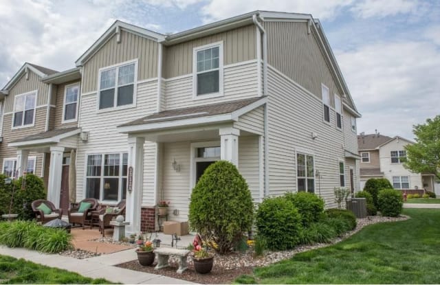 3332 Hazel Trail #A - 3332 Hazel Trl, Woodbury, MN 55129