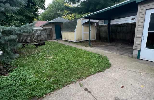 4 Bedroom La Crosse Home with Garage, Fenced Yard & In-Unit Laundry Gallery 3