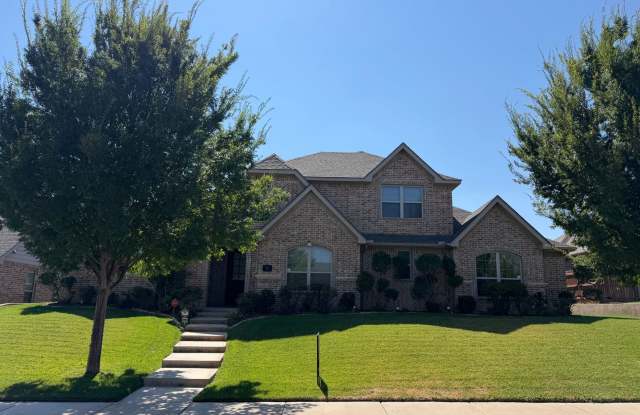 Exquisite luxury home with lots of functionality and space in Greenways Gallery 1