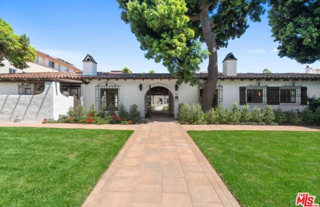 1300 N Harper Ave photos photos