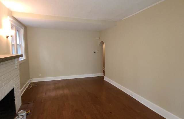 412 W MAPLE AVENUE Gallery 3