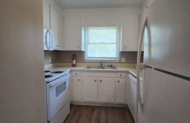 4502 Bonnell Drive Northwest - C Gallery 4