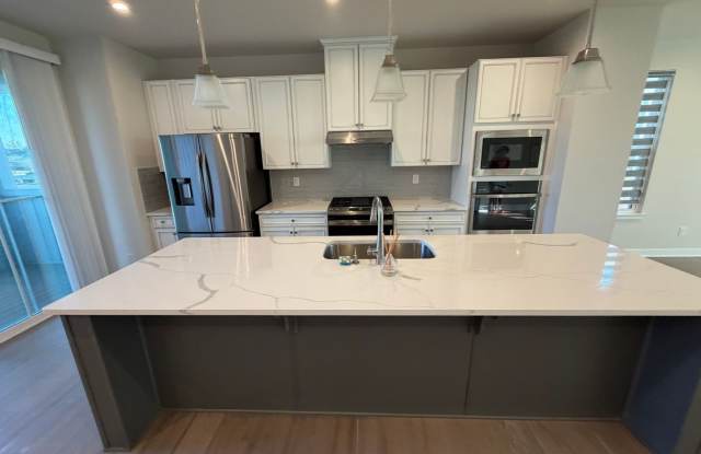 Room in 3 Bedroom Home at Violet Canyon Dr NW photos photos