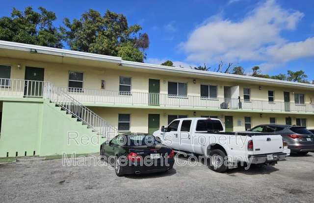 1761 Fowler St photos photos