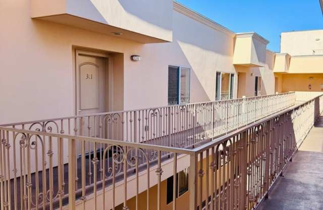 Spacious 3 bedroom condo in Van Nuys photos photos