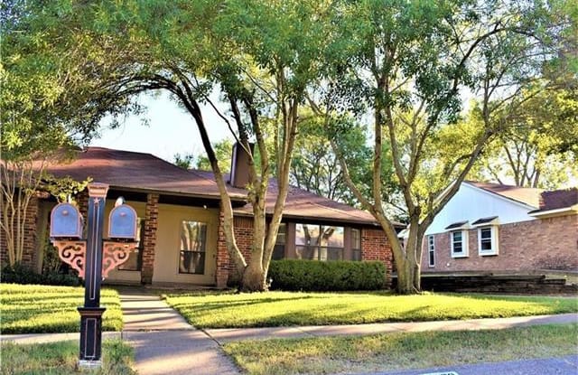 2332 Chestnut Way - 2332 Chestnut Way, Bedford, TX 76022