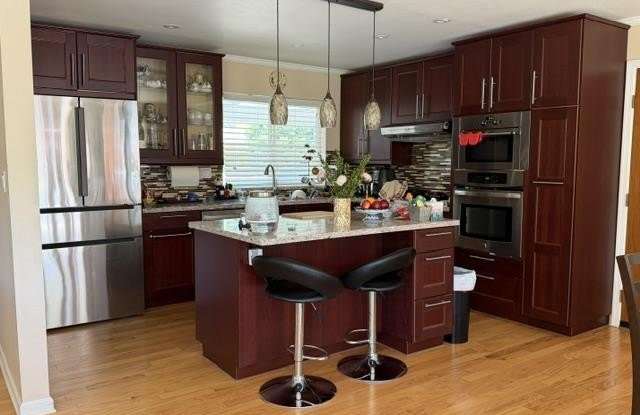 523 Hickory PL Gallery 2