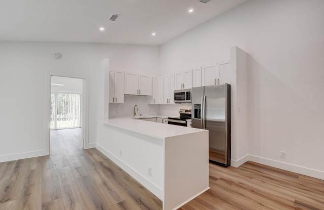 230 Avenue L photos photos