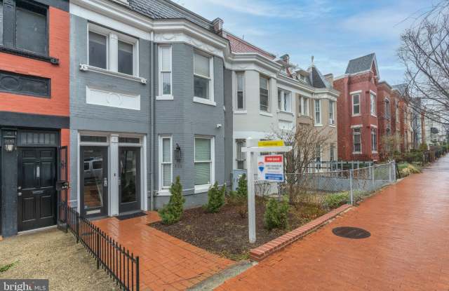 525 2ND Street NE photos photos