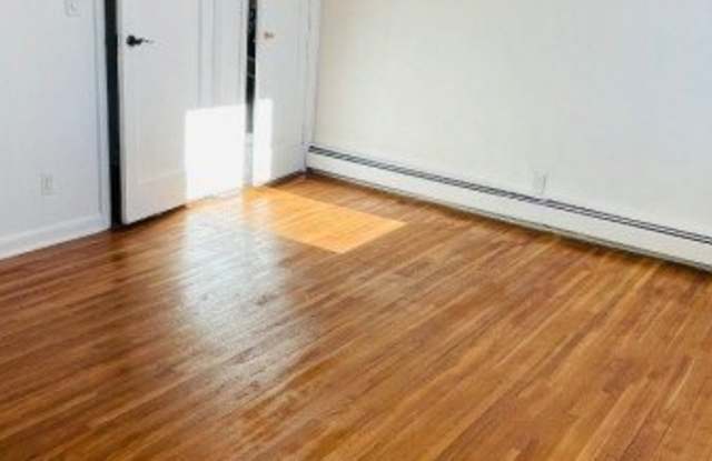 728 Thomas St Gallery 4
