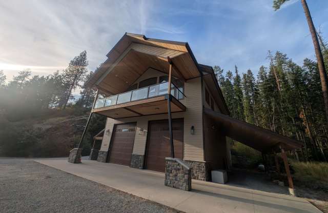 Luxury Pend Oreille River Waterfront Rental Gallery 3