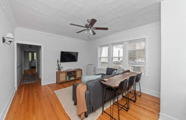 457 W Roslyn place photos photos
