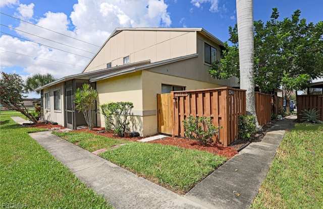 5274 Cedarbend Drive unit: 3 photos photos