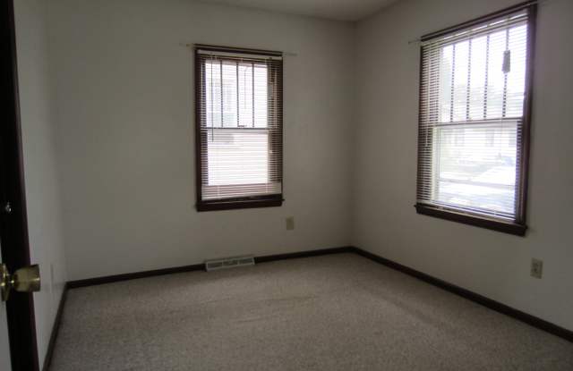 1111 E Loren Gallery 3