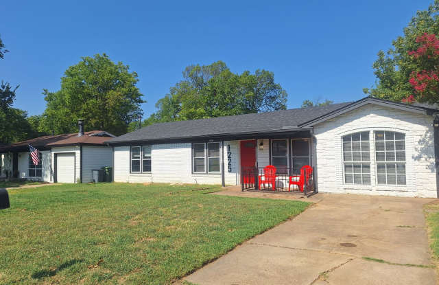 Spacious Home with a Huge Backyard & Modern Finishes - 1225 Harrison Lane, Hurst, TX 76053