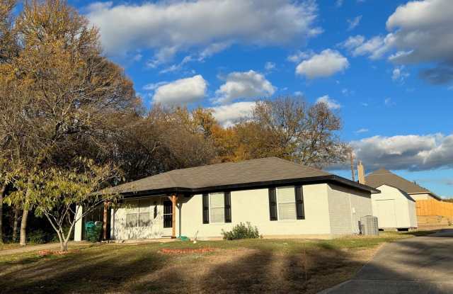 701 S Valentine Drive Gallery 1