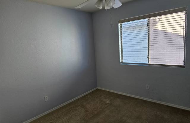 Spacious 5 bd room 2.5 bathroom home photos photos