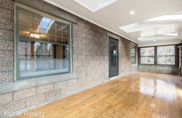 804 E Elizabeth Street Gallery 3