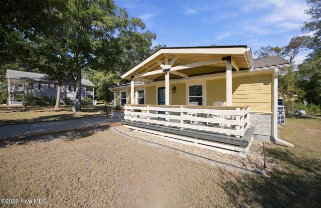 2878 Sea Aire Drive SW Gallery 1