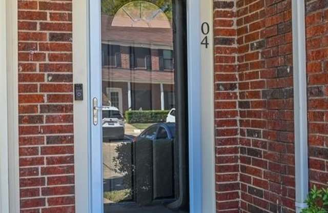 232 Samuel Boulevard Gallery 3
